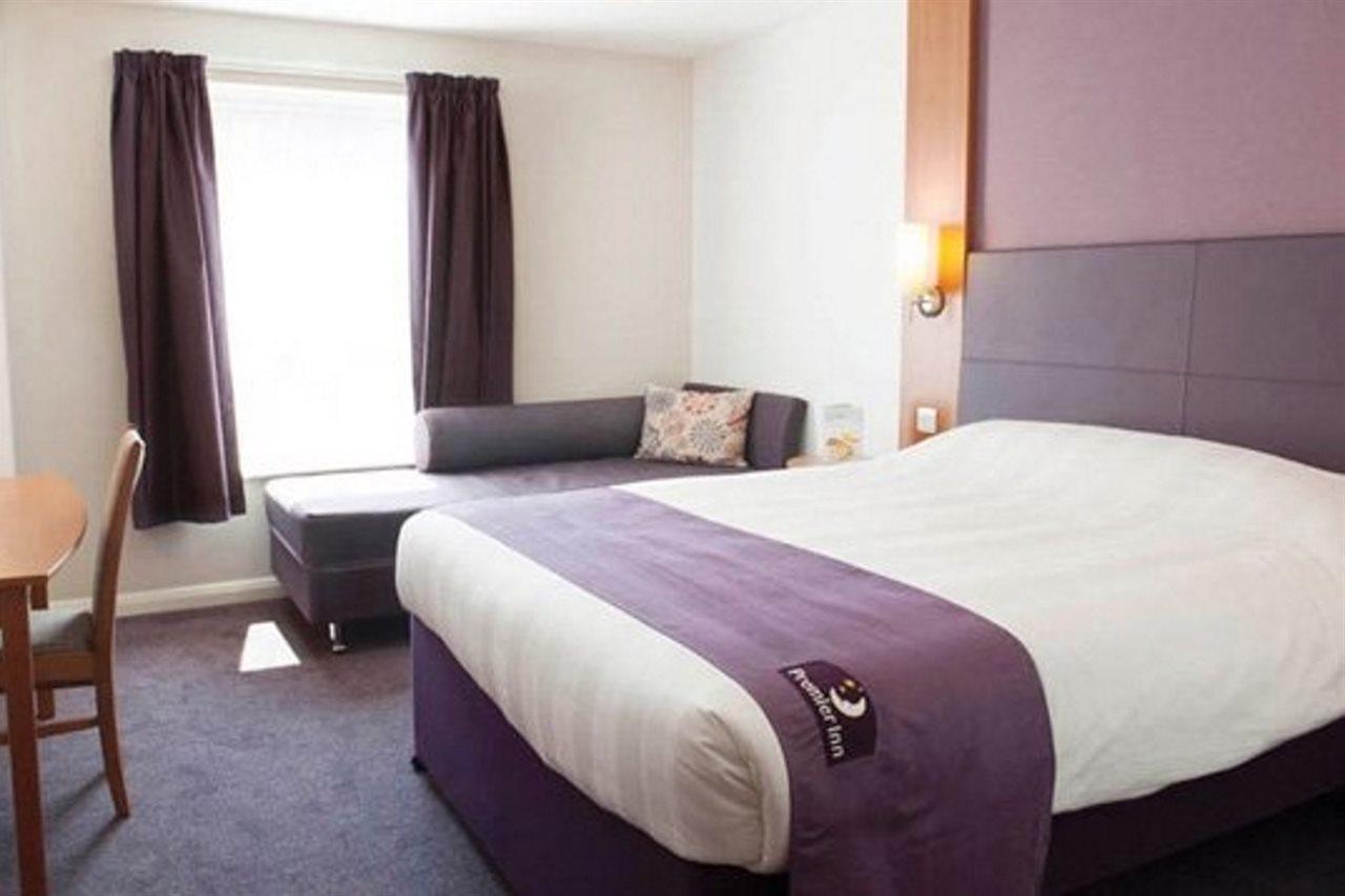 Premier Inn Guildford North - A3 Dış mekan fotoğraf