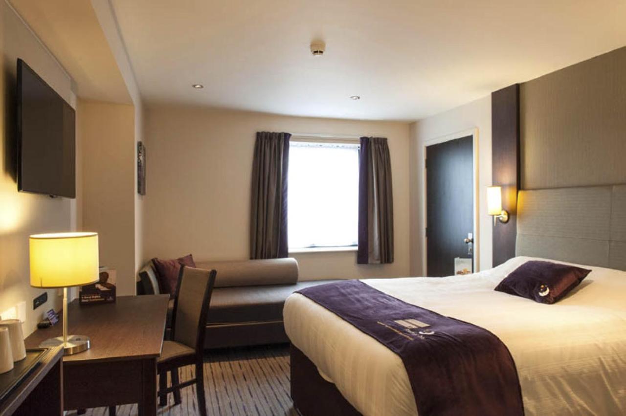 Premier Inn Guildford North - A3 Dış mekan fotoğraf